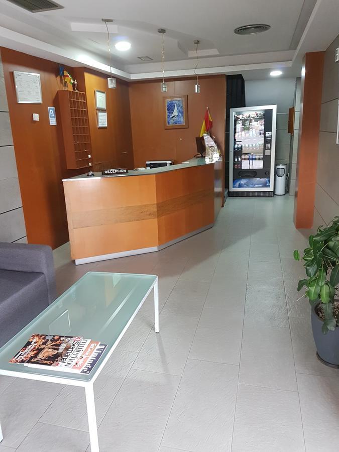 אל אחידו Hostal Mediterraneo מראה חיצוני תמונה